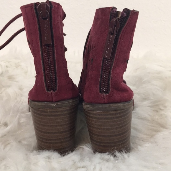 Breckelles Gabby-11 Faux Suede Peep Toe Perforated - Picture 6 of 11